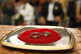 La commission compétente du National souhaite agir contre la pénalisation du mariage en matière d'impôts (image d'illustration). KEYSTONE/AP/DANIEL ROLAND