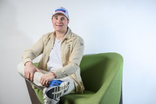 Arnaud Boisset prend la pose à Wengen, en marge des courses du Lauberhorn 2024