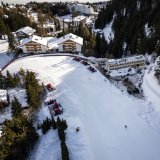 Une vue aérienne de la zone d’arrivée de la piste de coupe du monde lors d'une conférence de presse sur la Coupe du monde de ski alpin hommes en 2025 et les Championnats du monde de ski alpin en 2027