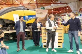 Pour le directeur de l'Ecole valaisanne d'agriculture, Raphaël Gaillard (ici en interview), le 1er Vitiday doit redonner son aura au métier de viticulteur. Photoval, Valérie Pinauda/LDD