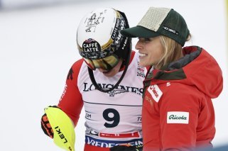 Wendy Holdener et Lara Gut-Behrami ont apporté à l'équipe de Suisse féminine sa première médaille aux Mondiaux.
