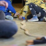 Certaines familles dans le besoin recevront jusqu'à 210 francs de plus cette année qu'en 2024. (image d'illustration) Keystone/CHRISTIAN BEUTLER