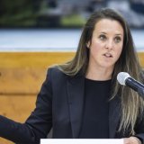 La conseillère d'Etat Franziska Biner a dû puiser dans les réserves pour présenter un budget légèrement bénéficiaire (photo d'archives). KEYSTONE/CYRIL ZINGARO