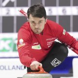Le skip Benoit Schwarz-van Berkel a de nouveau été décisif face à l'Italie en demi-finale du championnat d'Europe. (Archives) KEYSTONE/AP The Canadian Press/CHRIS YOUNG
