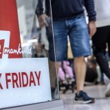 Pas de cohue, mais les consommateurs américains ont bien été au rendez-vous des soldes du "Black Friday". KEYSTONE/EPA/CRISTOBAL HERRERA-ULASHKEVICH