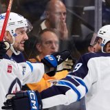 Nino Niederreiter (à gauche) a signé un doublé face aux Predators KEYSTONE/AP/George Walker IV
