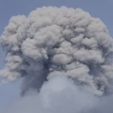 Le service géologique colombien a fait état de pluies de cendres et d'une forte odeur de soufre dans plusieurs localités autour du volcan Puracé (cliché symbolique/Keystone archives). KEYSTONE/AP/FERNANDO VERGARA