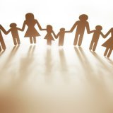 Les montants alloués varieront désormais entre 1'350 francs et 2'470 francs, soit jusqu’à 210 francs de plus par an pour certaines familles.