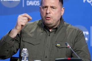 Âgé de 54 ans, Andriï Iermak est à la tête de la délégation ukrainienne pour les négociations avec les Etats-Unis et l'un des membres les plus importants de l'équipe du président Zelensky (archives). KEYSTONE/AP/MARKUS SCHREIBER