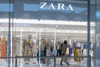 Le géant espagnol, propriétaire de la marque Zara notamment, a vu son bénéfice bondir de 3,9% à 4,622 milliards sur neuf mois. (archive) KEYSTONE/SALVATORE DI NOLFI