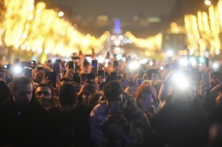 Un million de personnes étaient réunies l'an dernier sur les Champs-Elysées pour le Nouvel An (archives). KEYSTONE/AP/THIBAULT CAMUS