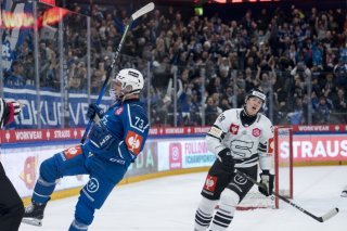 Mike Künzle, ici contre le Sparta Prague, a marqué le seul but zougois en Finlande KEYSTONE/CLAUDIO THOMA