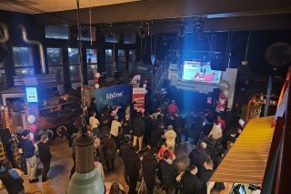 Les supporters présents dans la Fan Zone du Collectif Tourbillon à l'Ambassade ont poussé à distance le FC Sion vers la qualification.