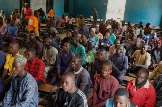 Les parents des écoliers enlevés à l'école catholique St. Mary, photographiés le 28 novembre dernier, s'apprêtent à retrouver 100 de leurs enfants. KEYSTONE/AP