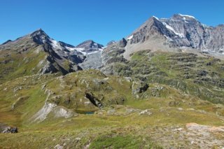 La région du Mont Durand (2459m au premier plan) présente des roches d’origine océanique remarquable.