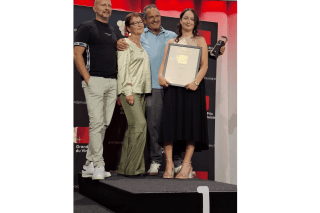 Vincent Tenud aux côtés d'Edith, Joël et Adeline Briguet sur le podium final