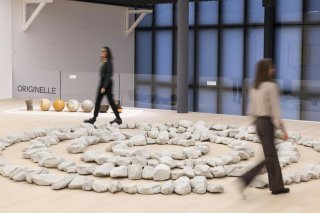 La nouvelle exposition de la Fondation Opale se présente par "chapitres". Ici, il s'agit de la section "Originelle". Keystone/CYRIL ZINGARO