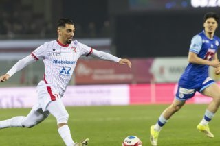 Ilyas Chouaref et les Sédunois ont une belle occasion de revenir sur la tête du classement jeudi. KEYSTONE/CYRIL ZINGARO