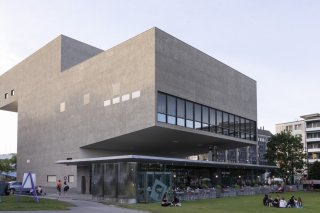 Les deux lois votées par les députés fribourgeois doivent servir à nourrir une "ambition culturelle forte", selon la conseillère d'Etat chargée du dossier Sylvie Bonvin-Sansonnens (photo d'illustration). KEYSTONE/CYRIL ZINGARO