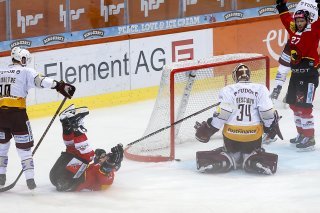 Le Bernois Cody Goloubef donne la victoire à ses couleurs en prolongation contre Genève-Servette.