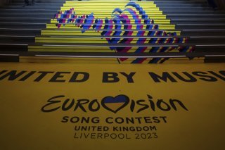 L'Eurovision Song Contest a lieu cette année à Liverpool. La ville anglaise a été désignée en lieu et place de l'Ukraine, vainqueure de la compétition l'an dernier. Le pays en guerre n'est pas en mesure d'organiser le grand évènement pour des rais...