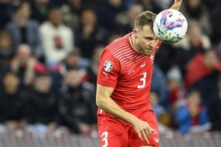 Silvan Widmer marque le 3-0 de la tête.