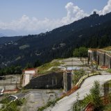 Une vue du chantier a l'arret du projet Aminona Luxury Resort and Village le samedi 6 aout 2022 a Crans-Montana. (KEYSTONE/Jean-Christophe Bott)