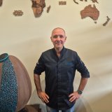 David Pasquier dans son magasin de Sierre