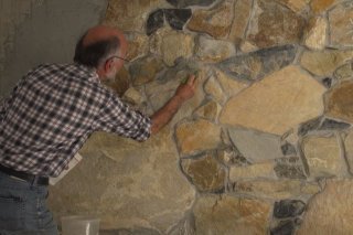 27173-lhomme-qui-fait-chanter-les-pierres-2