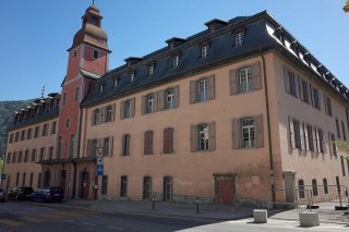 800px-Ancien_hôpital