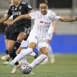 Vanessa Bernauer (à droite) a remporté quatre titres de championne de Suisse avec le FC Zurich. KEYSTONE/ENNIO LEANZA