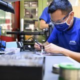 Les métiers techniques sont très prisés, surtout outre-Sarine (image d'illustration). KEYSTONE/LAURENT GILLIERON