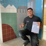 Eric Soledade, champion romand 2024 des carreleurs.