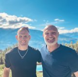 Sébastien Moret, organisateur du Festival de Talents valaisans accompagné de Frank Leboeuf