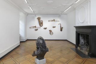 La sculpture de Gustave Courbet rencontre la fanfare de Valentin Carron