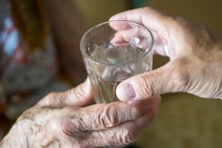 En Suisse, les décès ont diminué de 250 personnes par million d'habitants l'an dernier. (archive) KEYSTONE/JEAN-CHRISTOPHE BOTT