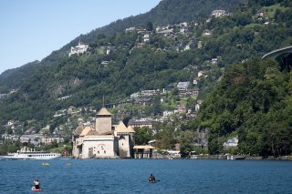 Le Fort de Chillon, situé dans la paroi rocheuse en face du Château de Chillon, accueille pendant les vacances d'automne une exposition temporaire consacrée aux extraterrestres (image d'illustration). KEYSTONE/MARCEL GILLIERON