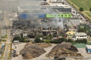 Le 6 juillet 2023, un incendie ravageait une halle industrielle à Vétroz