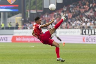 Ilyas Chouaref est désormais lié au FC Sion jusqu'en juin 2028.