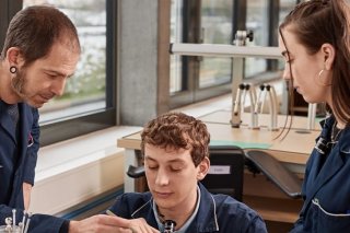 Aurèle Bonvin et son maître d'apprentissage Bertrand Caillat