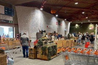 Salon de matériel militaire au CERM de Martigny.