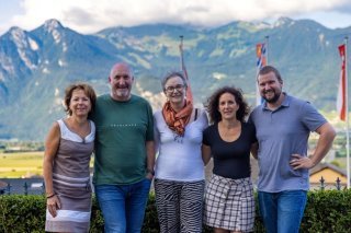De gauche à droite
Pascale Veuthey (candidate vice-juge), Puis les candidats au conseil communal : François Bressoud – Valérie Bressooud Guérin – Emilie Cornut – Yoann Schmid