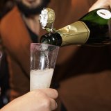 Avec un gain de près de 50 millions de francs, l'heureux gagnant pourra sabler le champagne (image d'illustration).
