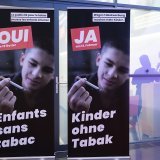 Le peuple et les cantons ont approuvé l'initiative "Enfants et jeunes sans publicité pour le tabac" en 2022 (archives). KEYSTONE/PETER KLAUNZER