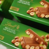En 2024, Lindt & Sprüngli est parvenu à augmenter son chiffre d'affaires, en dépit d'une envolée du coût des matières premières agricoles. (archives) KEYSTONE/WALTER BIERI