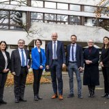Christine Haesler, Conseillere d'Etat du canton de Berne, Frederic Borloz, Conseiller d'Etat du canton de Vaud, Crystel Graf, Conseillere d'Etat du canton de Neuchatel, Christophe Darbellay, Conseiller d'Etat du canton du Valais, Martial Courtet, Ministre du canton du Jura, Sylvie Bonvin-Sansonnens, Conseillere d'Etat du canton de Fribourg et Anne Hiltpold, Conseillere d'Etat du canton de Geneve, de gauche a droite, posent lors d'une conference de presse de l'ensemble des Conseilleres et Conseillers d'Etat latin en charge de la formation et membres de la Conference intercantonale de l'instruction publique de la Suisse Romande et du Tessin, CIIP, le jeudi 21 novembre 2024 a Lausanne. (KEYSTONE/Jean-Christophe Bott)