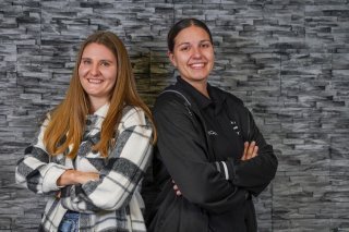 Nadia Constantin (à gauche) et Leila Gasser (à droite)