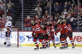 Nico Hischier (13) a inscrit vendredi son 8e but de la saison, en vain KEYSTONE/AP/Adam Hunger