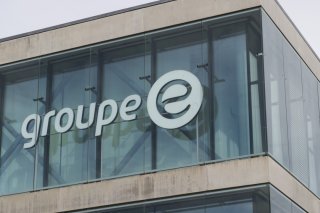L'énergéticien fribourgeois Groupe E tire la prise de ses filiales S. Roubaty et FTH Services, dans le cadre d'un redimensionnement de ses activités dans la fibre optique (archives). KEYSTONE/THOMAS DELLEY