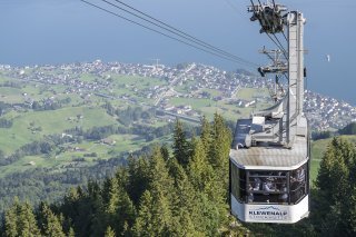 Pour les remontées mécaniques suisses, la flexibilité de pouvoir prolonger la saison jouera un rôle de plus en plus important à l'avenir (image symbolique). KEYSTONE/URS FLUEELER